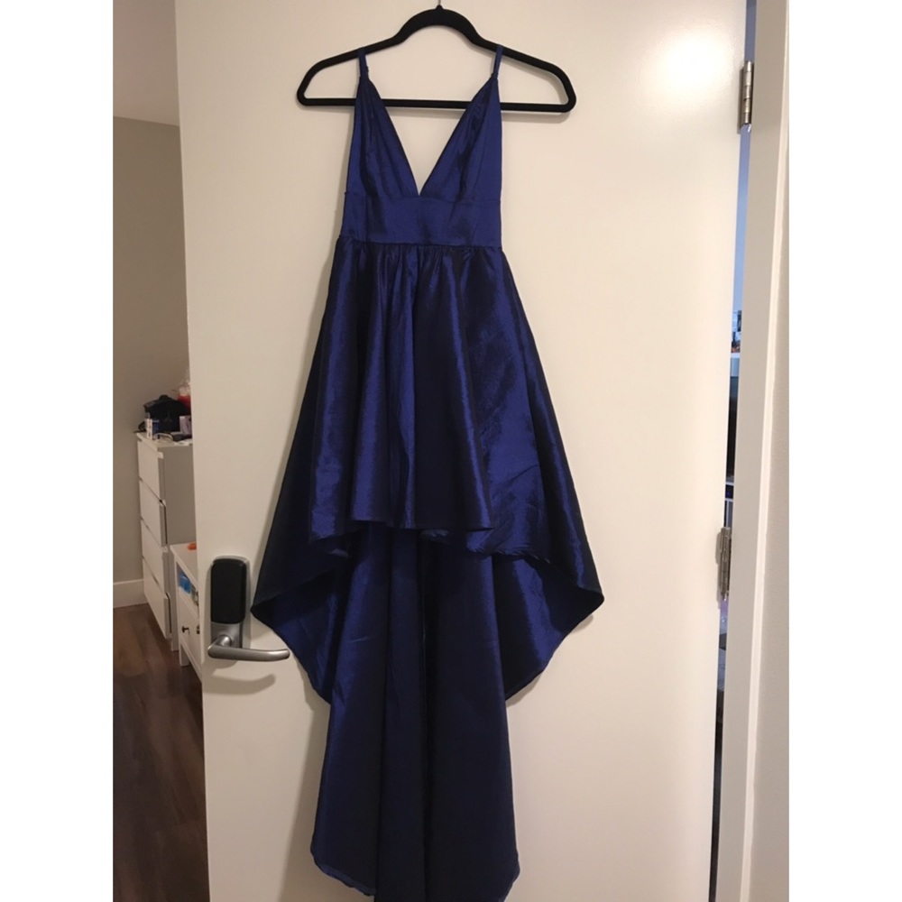 Blue high-low promdress